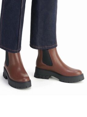 NWOB Coach Reid Platform Lug Sole Chelsea Ankle Boots in Walnut Size 9B